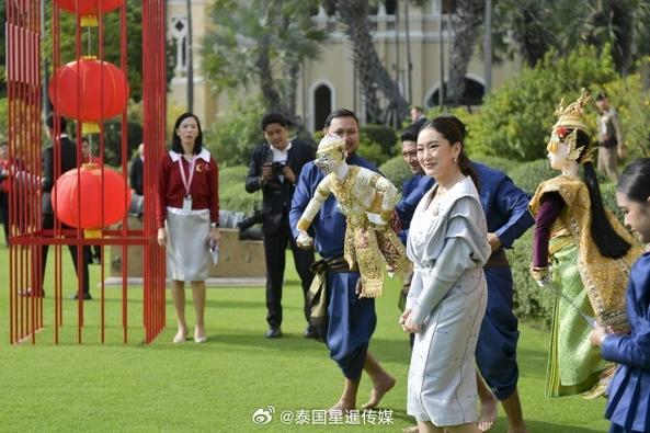随着若滕哈
